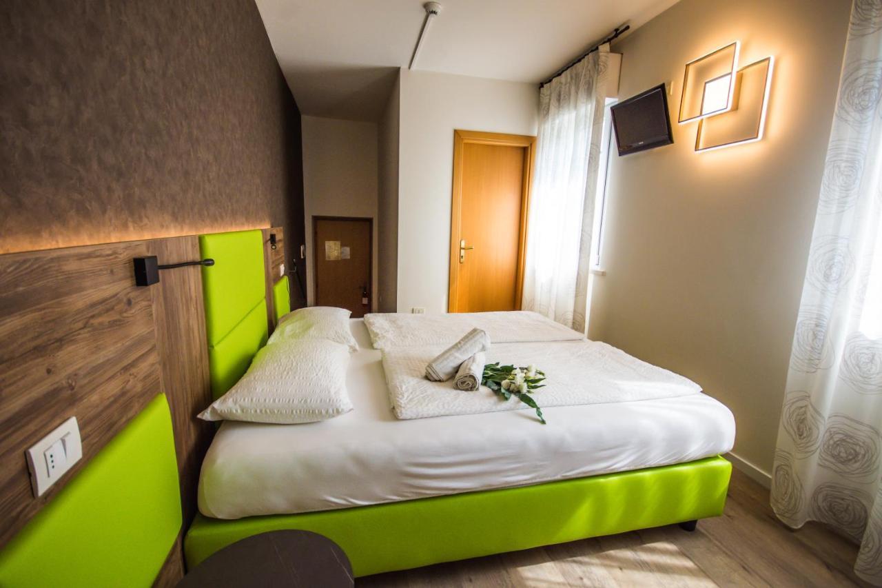 Hotel Eden Торрі-дель-Бенако Екстер'єр фото