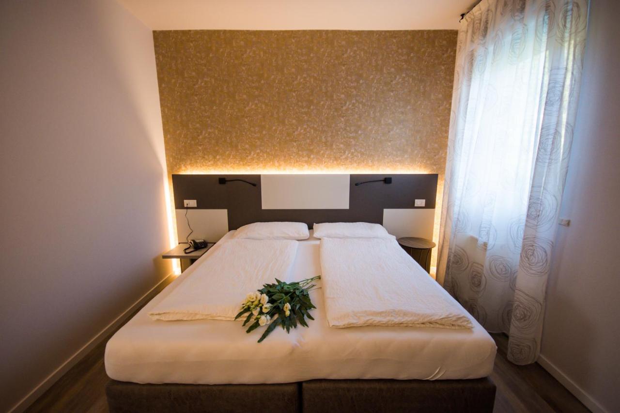 Hotel Eden Торрі-дель-Бенако Екстер'єр фото