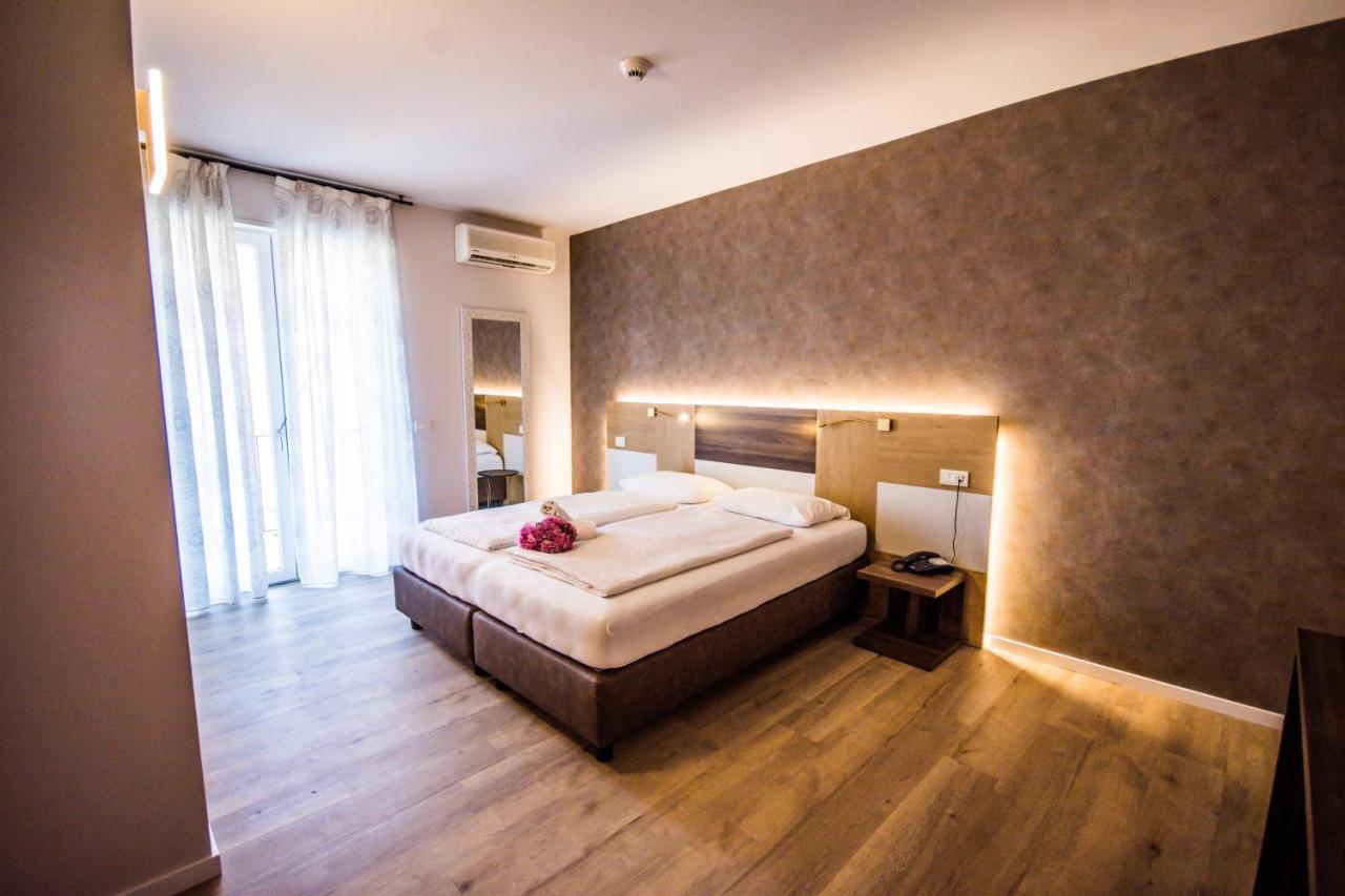 Hotel Eden Торрі-дель-Бенако Екстер'єр фото